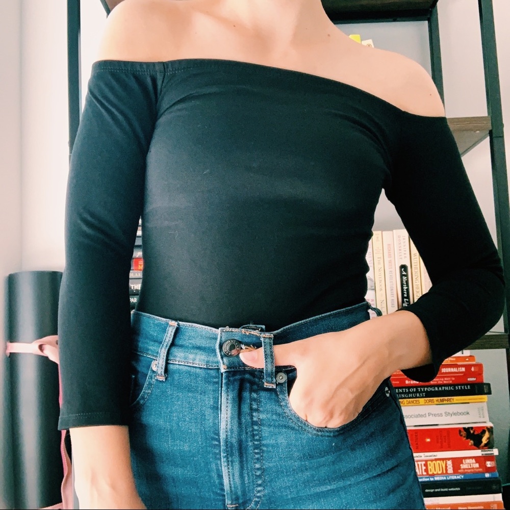 OFF SHOULDER BLACK LONGSLEEVE BODYSUIT